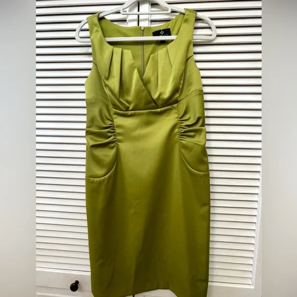 Stunning satin Roni Nicole cocktail dress - Picture 1 of 4